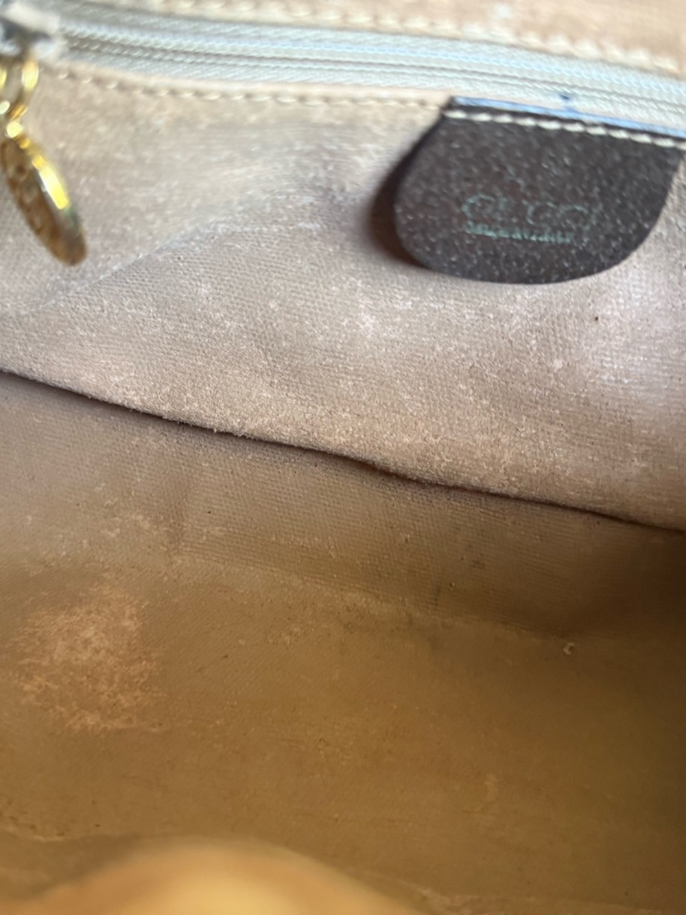 Gucci Brown and Beige GG Supreme Canvas Toiletry Bag - Picture 5 of 12